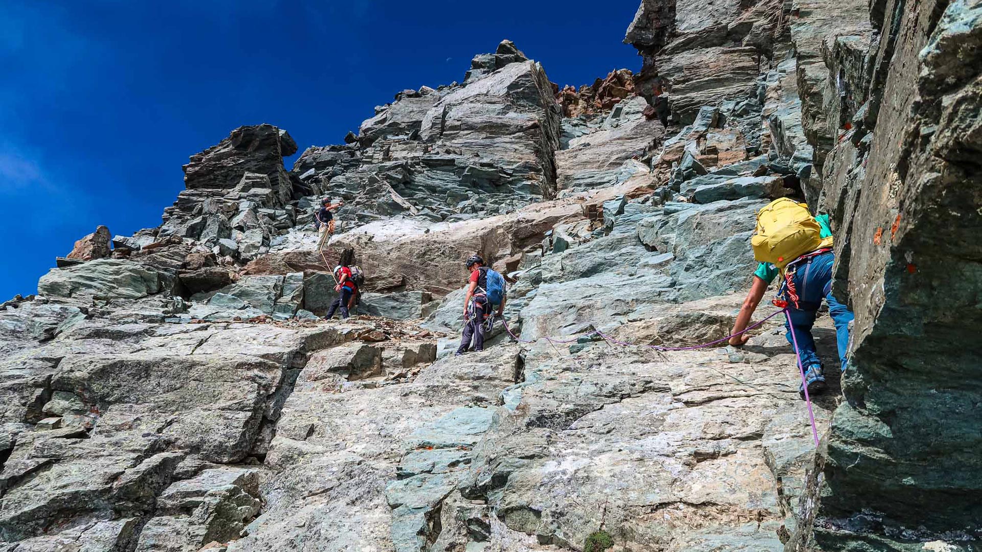Salita alpinistica in vetta al Monviso via normale Salita alpinistica in vetta al Monviso via normale