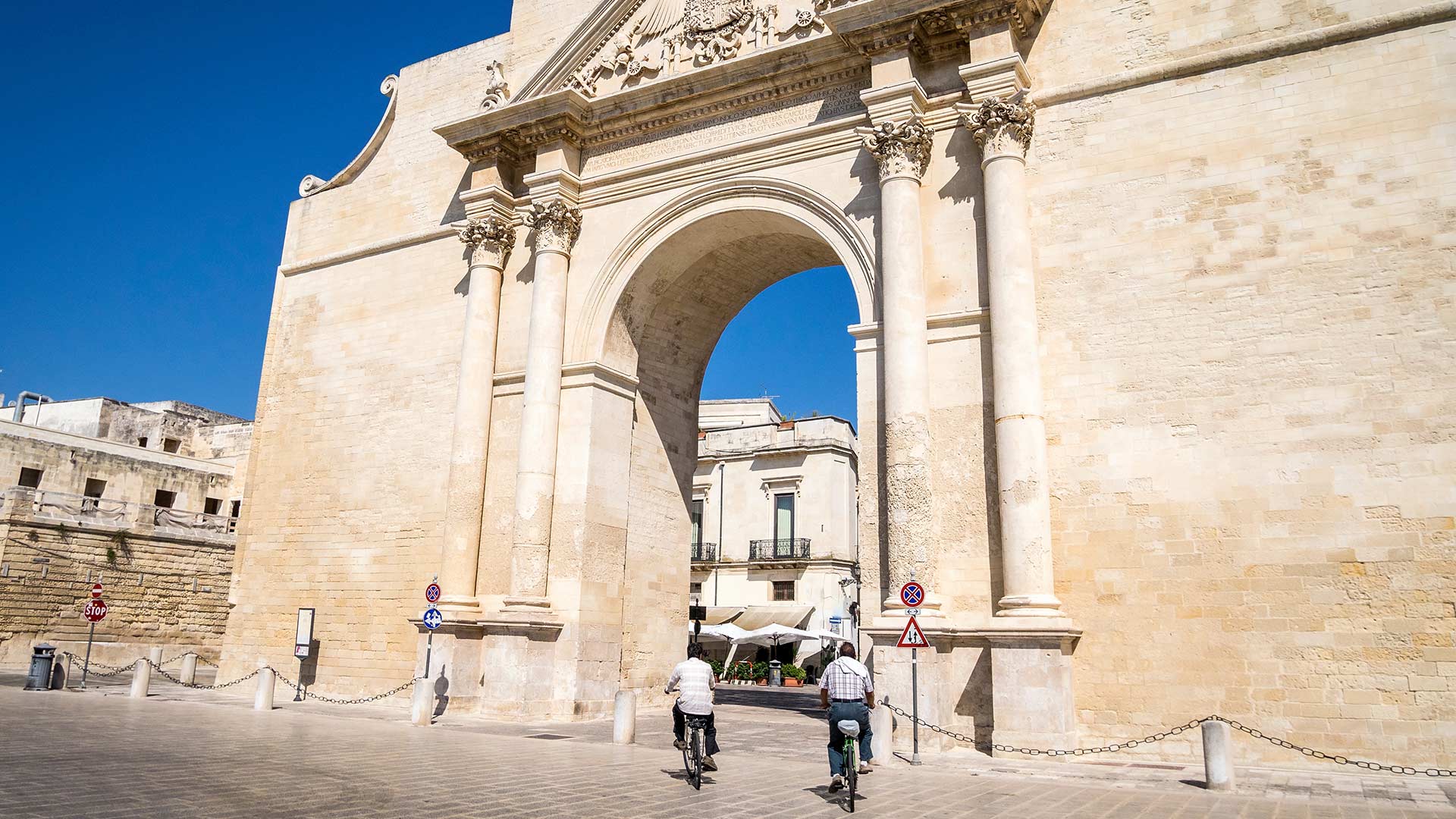 Traveling in Puglia: tour e-bike nel Salento - Gallipoli, Lecce e Galatina Traveling in Puglia: e-bike tour in Salento - Gallipoli, Lecce and Galatina