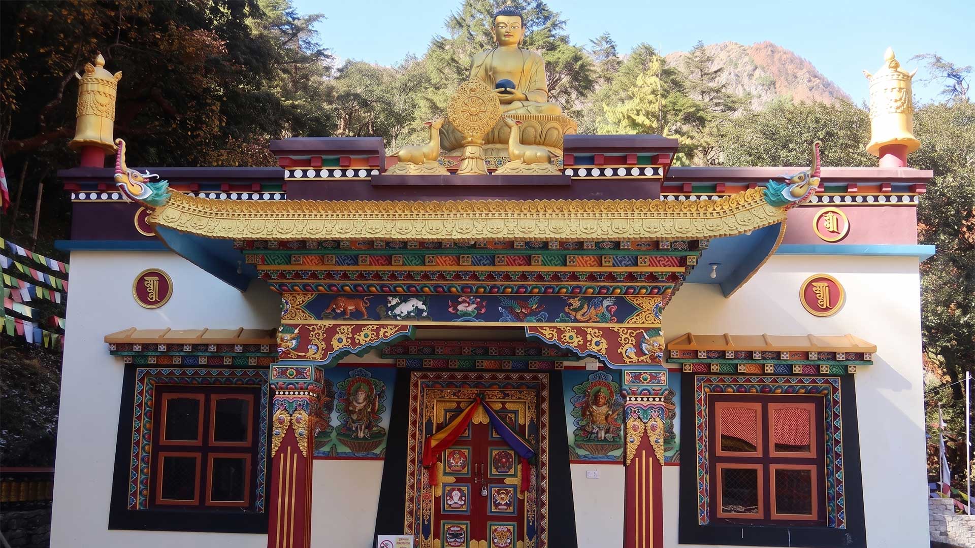 Viaggio Nepal: Monasteri sacri e trekking nel Circuito del Manaslu Viaggio Nepal: Monasteri sacri e trekking nel Circuito del Manaslu
