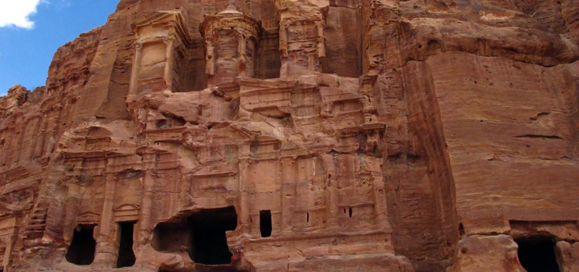 Viaggiare in Giordania: la scoperta di Petra, patrimonio UNESCO Viaggiare in Giordania: la scoperta di Petra, patrimonio UNESCO