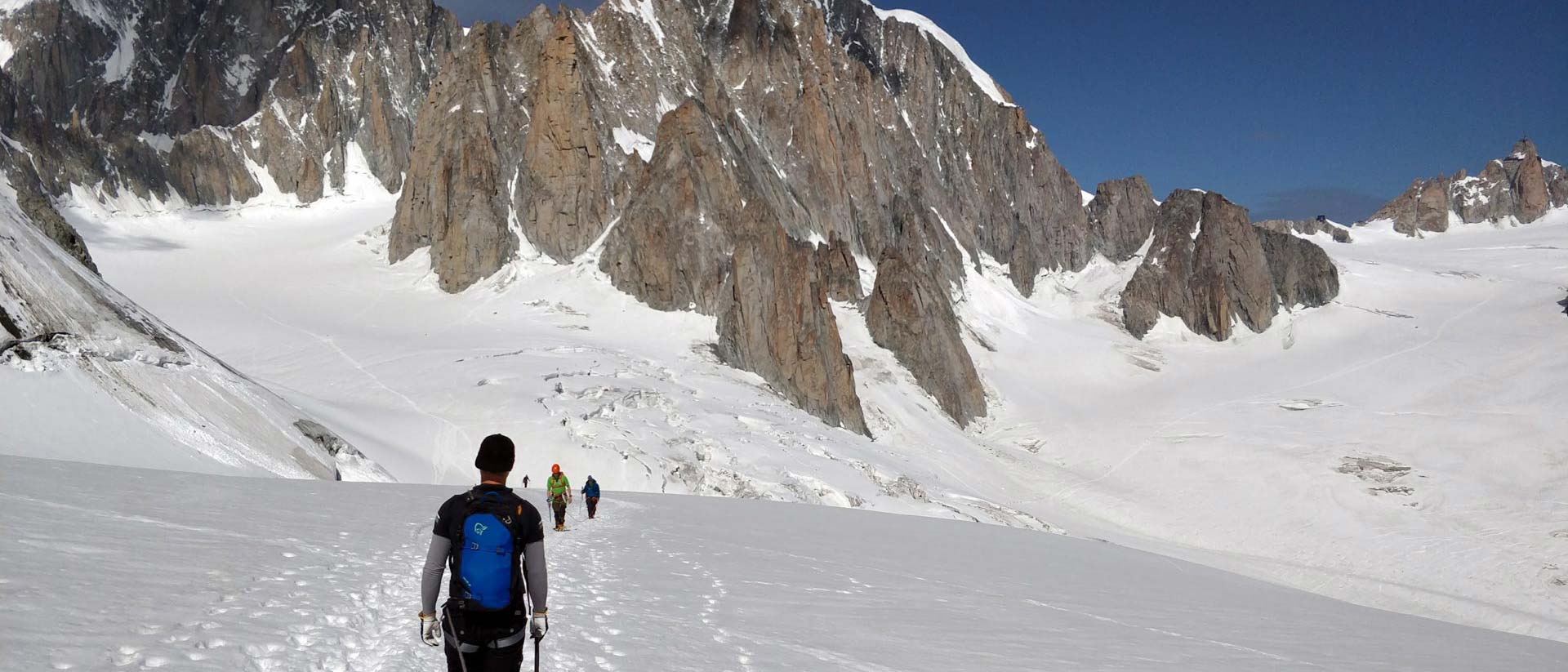 Escursione sul ghiacciaio del Monte Bianco: report uscita con le ciaspole Escursione sul ghiacciaio del Monte Bianco: report uscita con le ciaspole