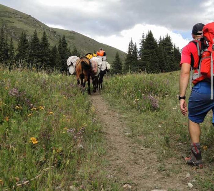 Guide di Viaggio: Preparare il Bagaglio per un Trekking in Kirghizistan