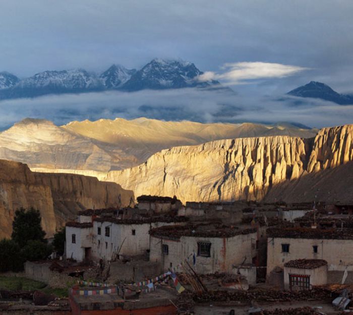 Nepal: Il Regno del Mustang
